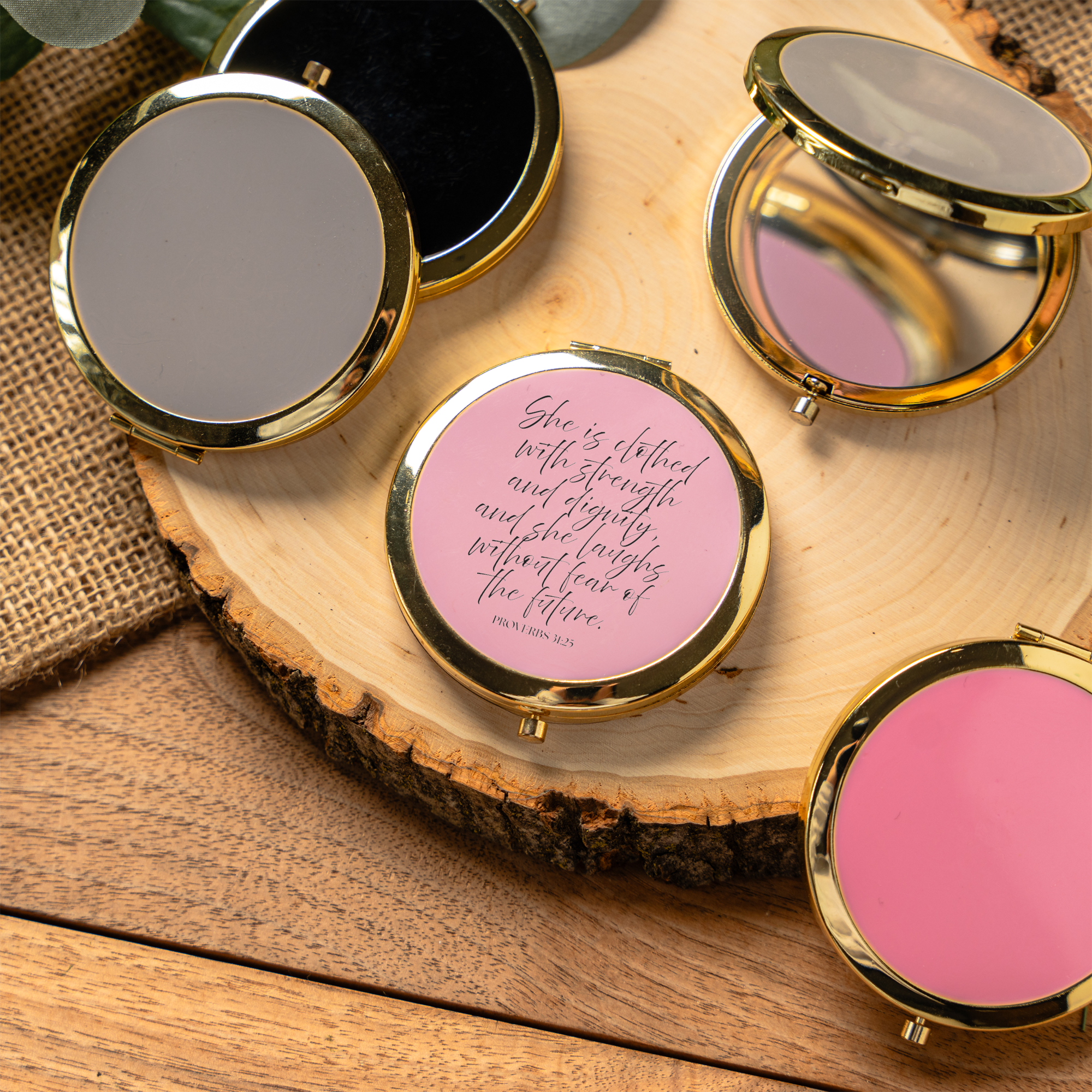 Compact Mirror with Stylish Floral Design, Portable Makeup Accessory, Perfect Gift for Her